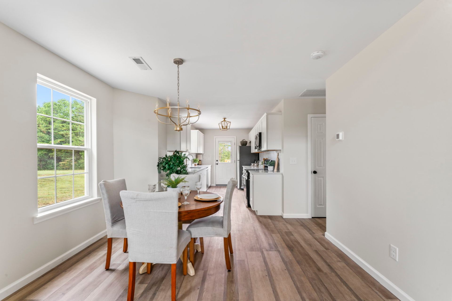 The Cedar Ridge floor plan by Southaven Homes: dining area